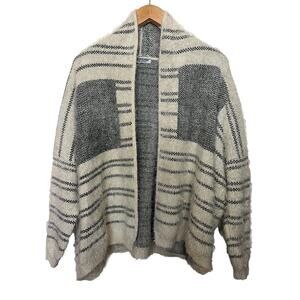 Karamel Wool Acrylic Blend Fuzzy Cardigan Sweater Women’s Sz Medium/Large White